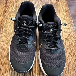 Like new Nike youth running shoes size 4.5y